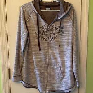 XL Harley-Davison sweatshirt.